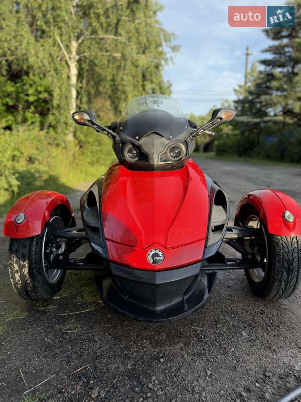 Трайк BRP Spyder