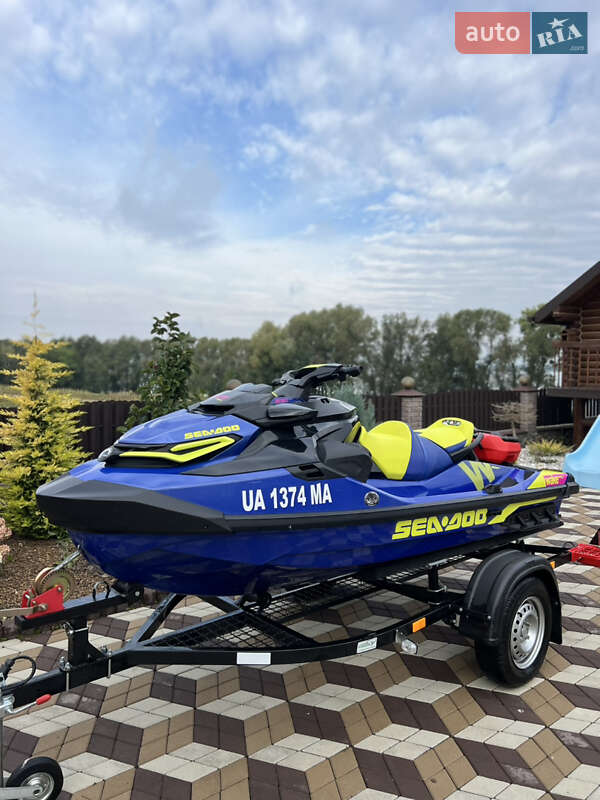 Водний транспорт BRP Wake