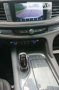 Buick Enclave  2020