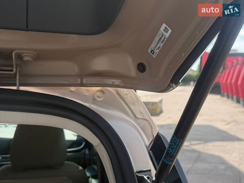 Внедорожник / Кроссовер Buick Encore 2019 в Киеве