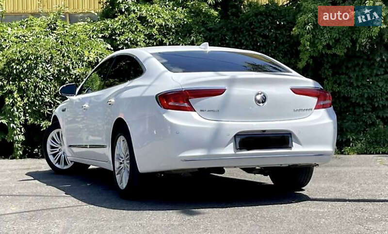 Седан Buick LaCrosse 2018 в Києві