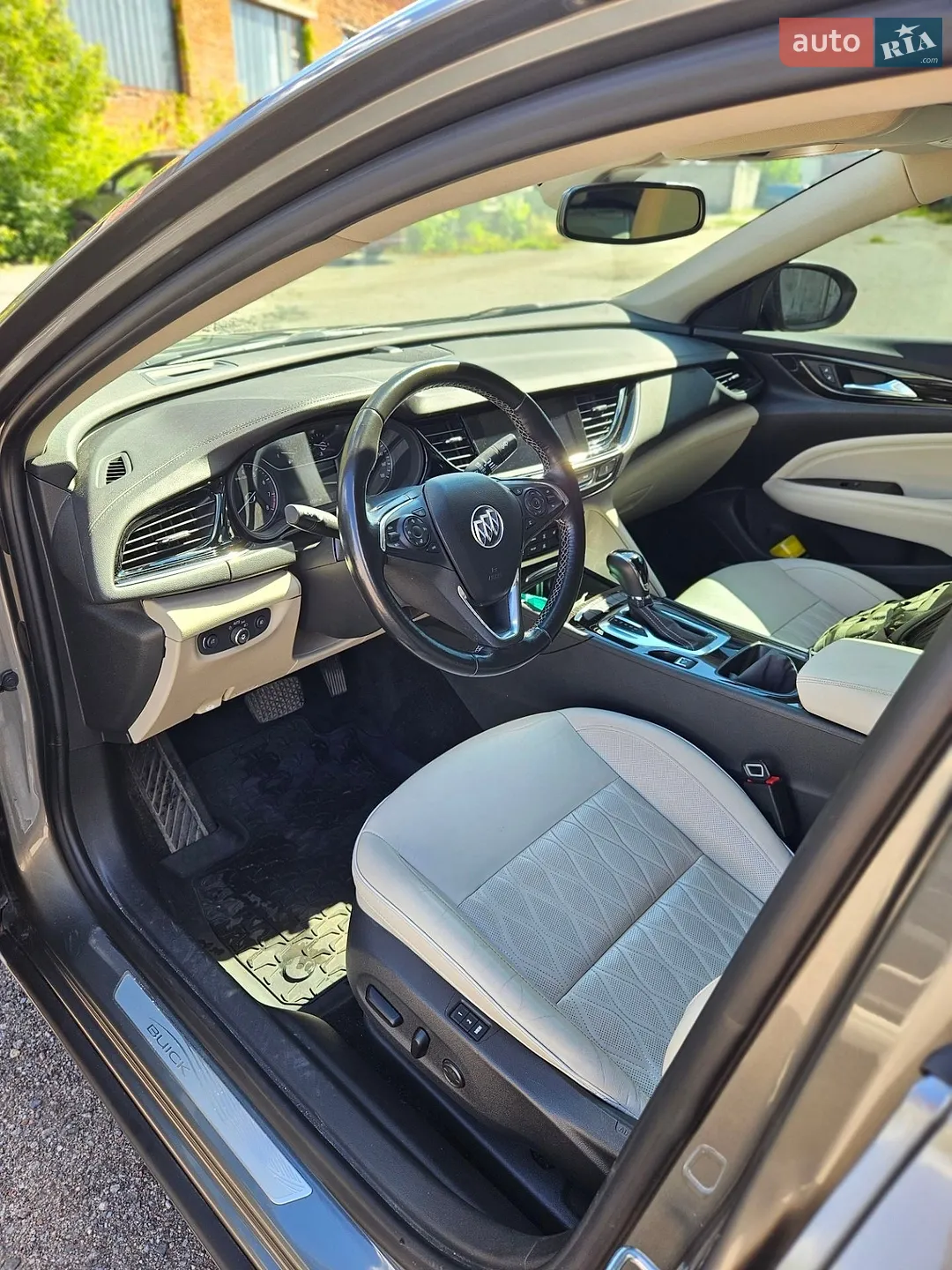 Buick Regal 2018 VIN W04GP6SX3K1011704 фото оголошення 10 з 28