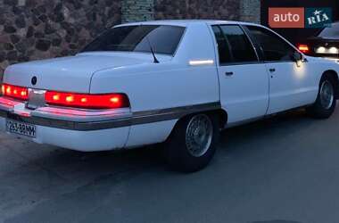 Седан Buick Roadmaster 1992 в Чернігові