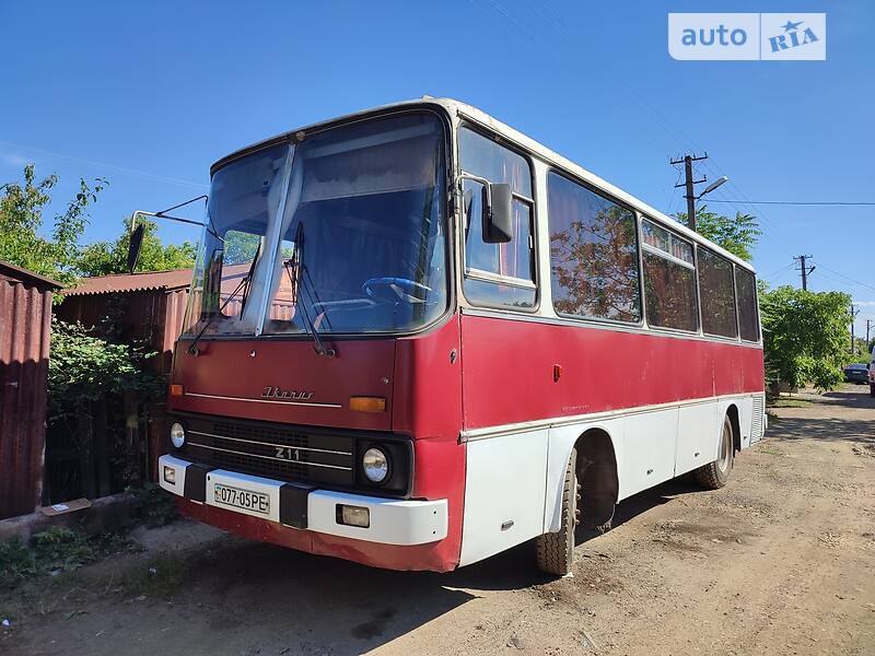 Пригородный автобус Ikarus