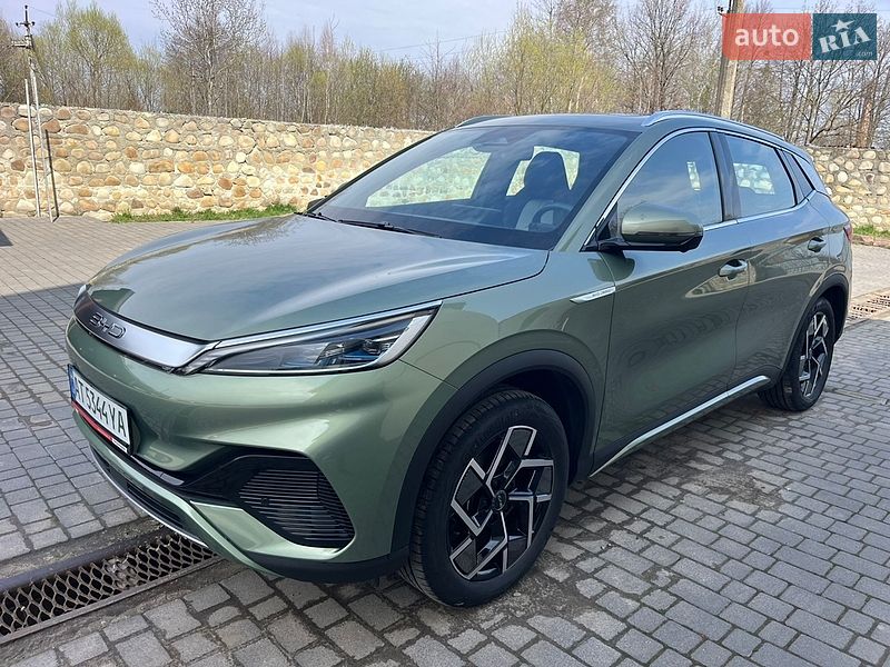 Позашляховик / Кросовер BYD Atto 3