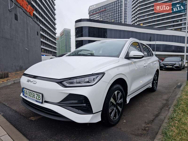 BYD E2