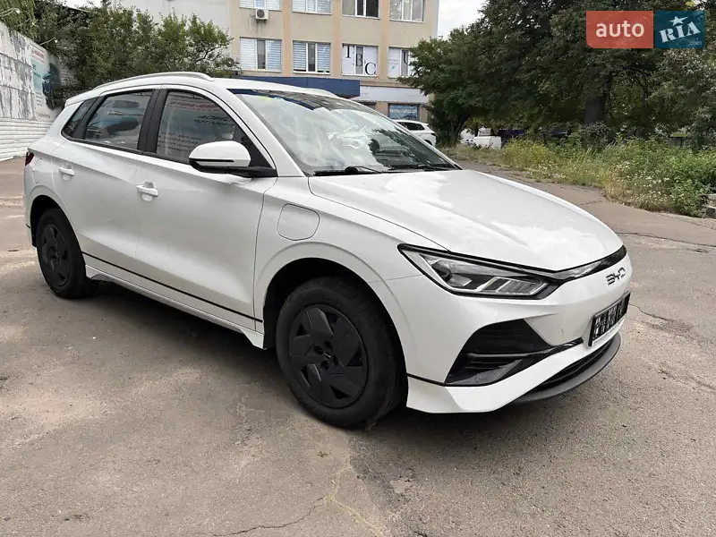 BYD E2