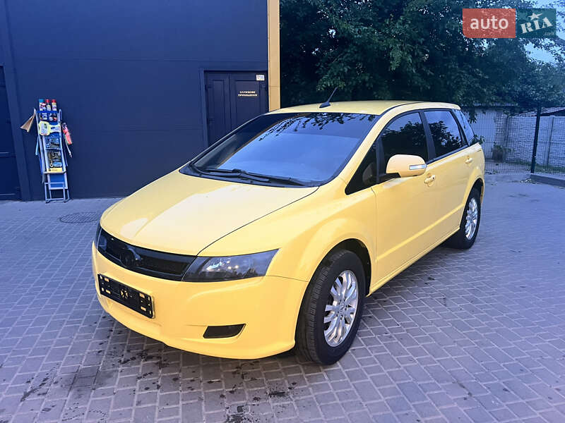 BYD E6