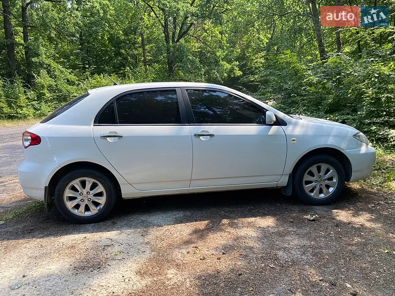 BYD F3R 2012