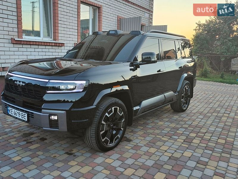 BYD Leopard 8