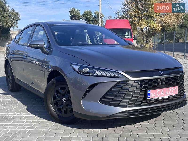Седан BYD Qin Plus