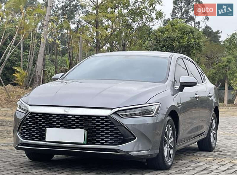 Легковые BYD Qin Plus