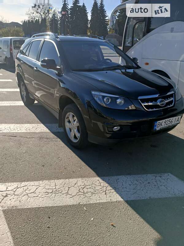 Седан BYD S6