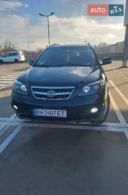 BYD S6  2013