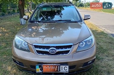 BYD S6  2012