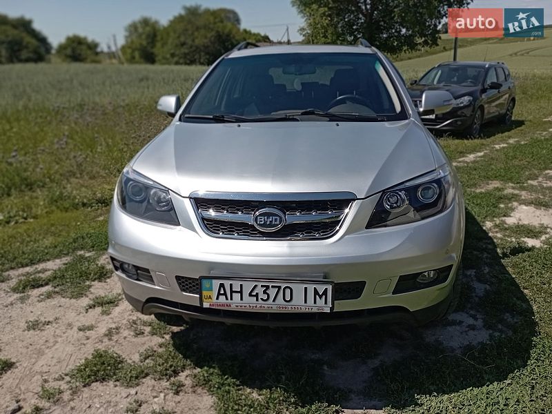 BYD S6