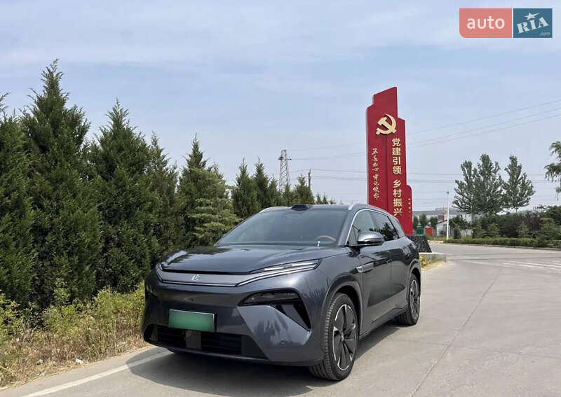 Внедорожник / Кроссовер BYD Tang L