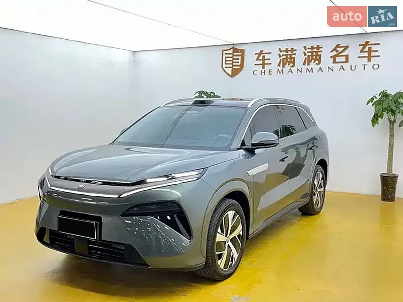 BYD Tang L