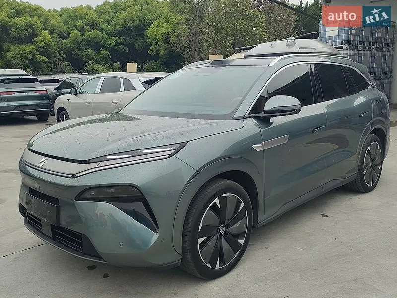 BYD Tang L