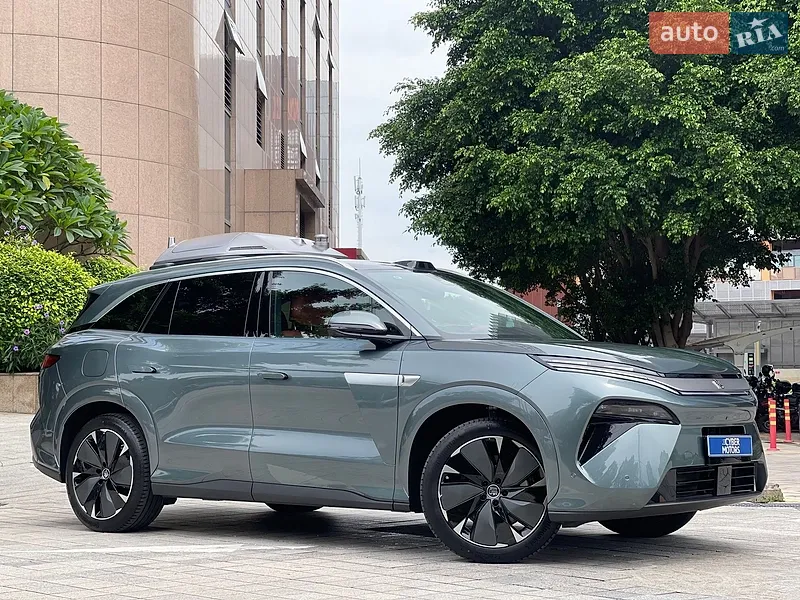 BYD Tang L