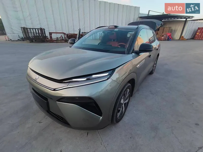 BYD Tang L