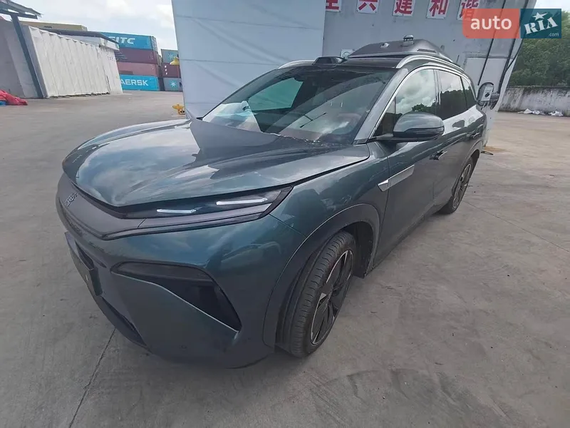 BYD Tang L
