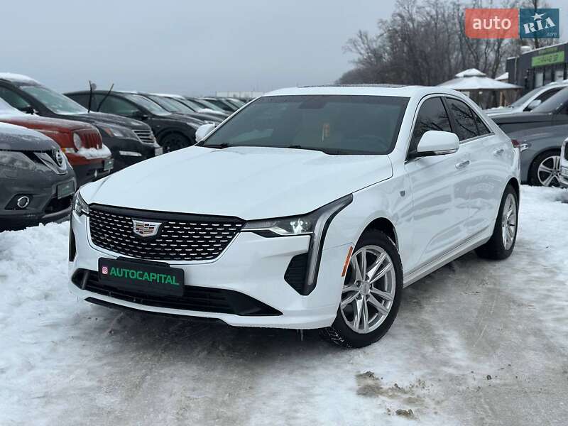 Легкові Cadillac CT4