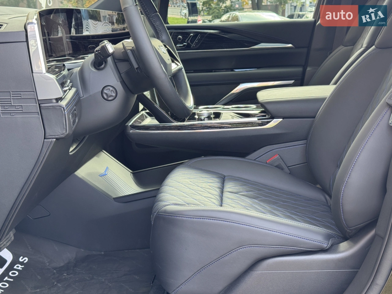 2024 Cadillac Escalade - мініатюра 3