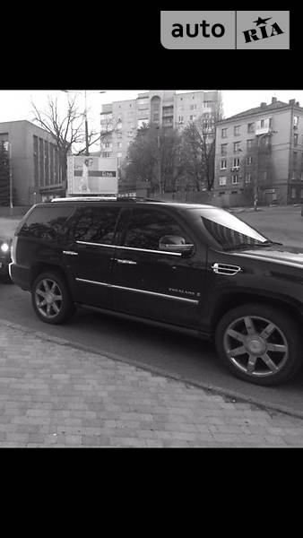 Cadillac Escalade 2008 года