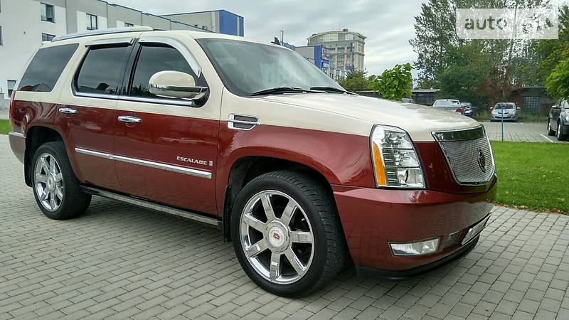 Cadillac Escalade 2008 года