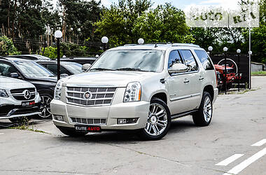 Cadillac Escalade Platinum Official 2013