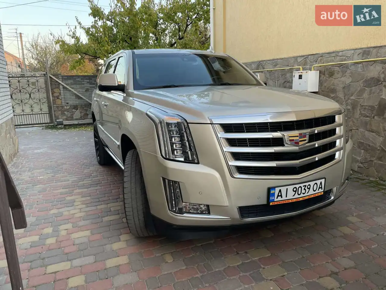 2016 Cadillac Escalade - фото 1