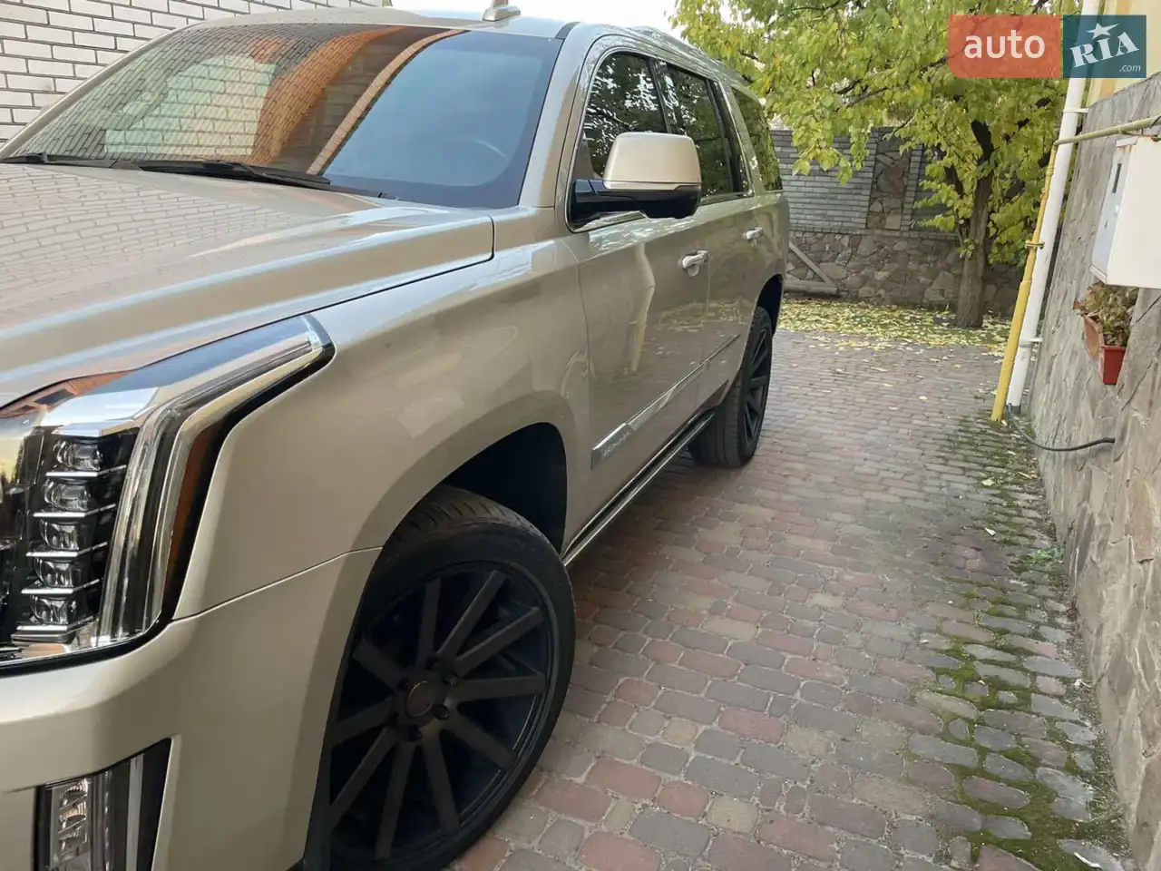 2016 Cadillac Escalade - мініатюра 3