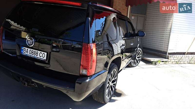 Универсал Cadillac Escalade