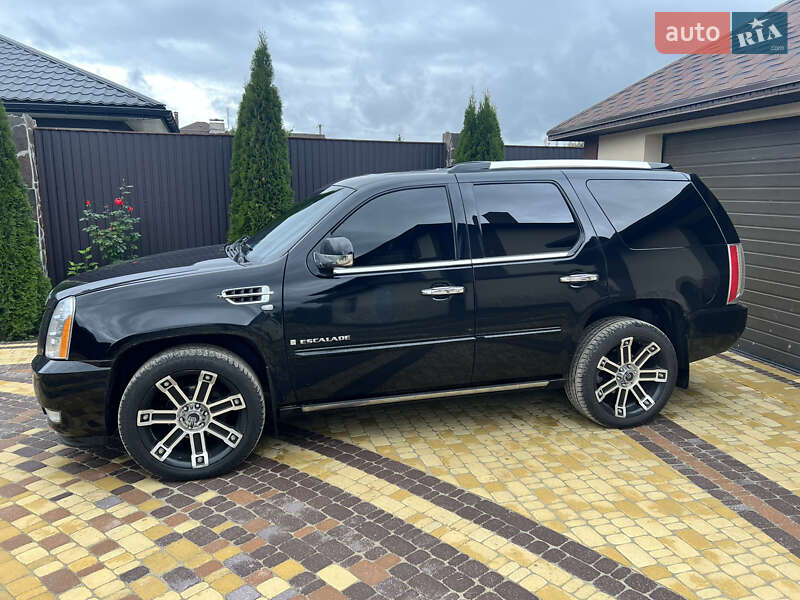 Легковые Cadillac Escalade