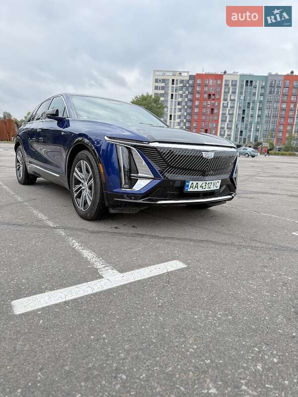 Позашляховик / Кросовер Cadillac Lyriq