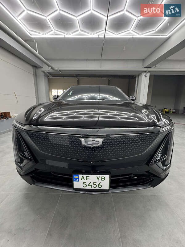Универсал Cadillac Lyriq