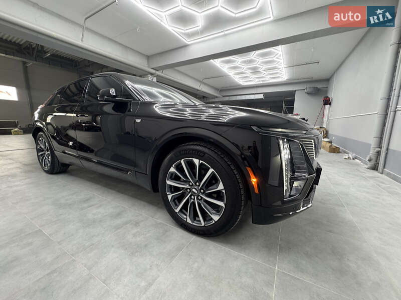 Универсал Cadillac Lyriq