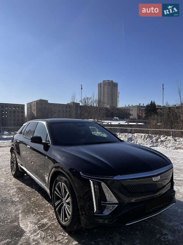 Универсал Cadillac Lyriq