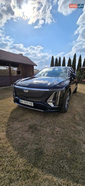 Седан Cadillac Lyriq