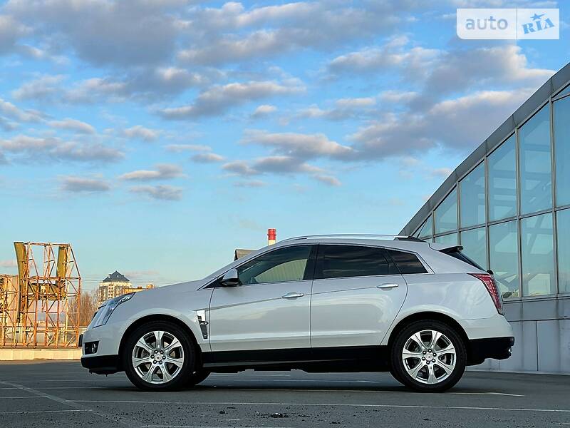 Внедорожник / Кроссовер Cadillac SRX