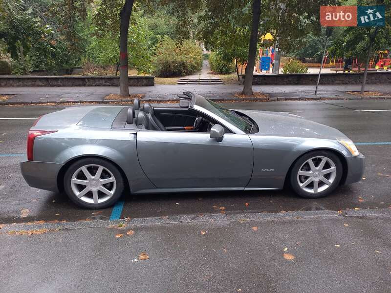 Cadillac XLR