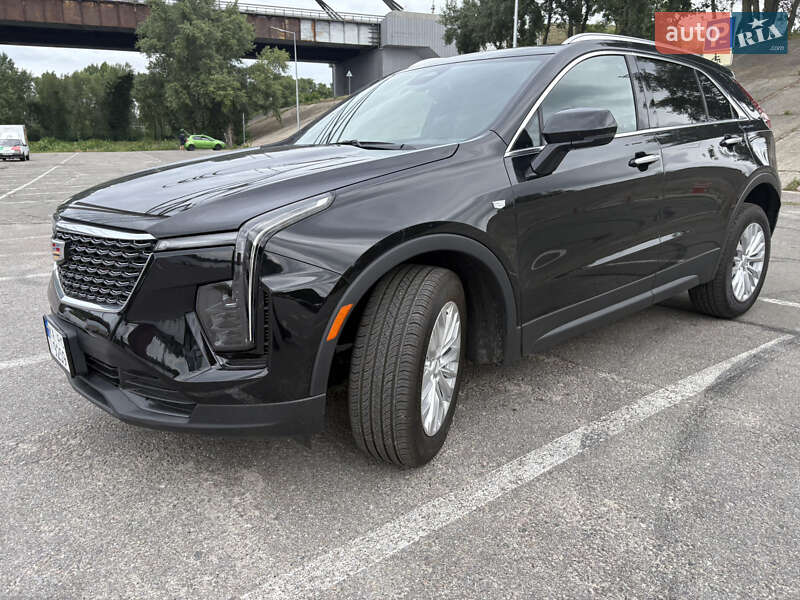 Универсал Cadillac XT4
