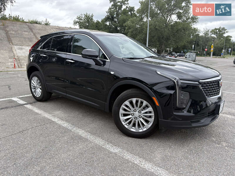 Универсал Cadillac XT4