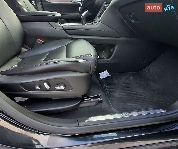 Внедорожник / Кроссовер Cadillac XT5 2018 в Хмельницком