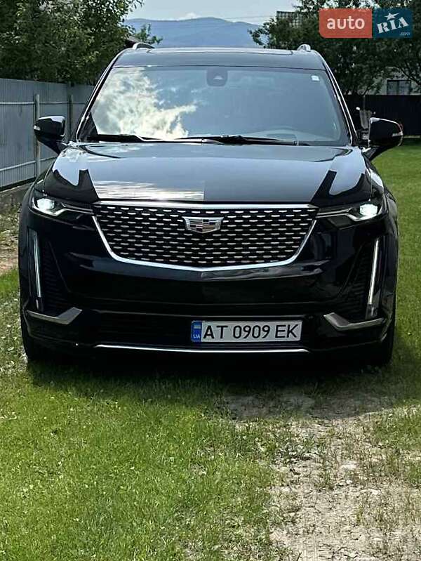 Легковые Cadillac XT6