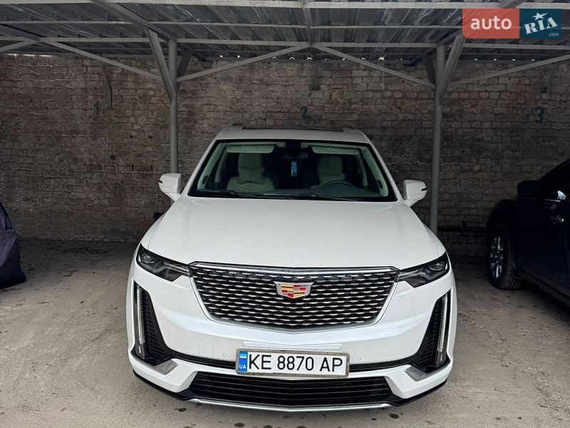 Универсал Cadillac XT6