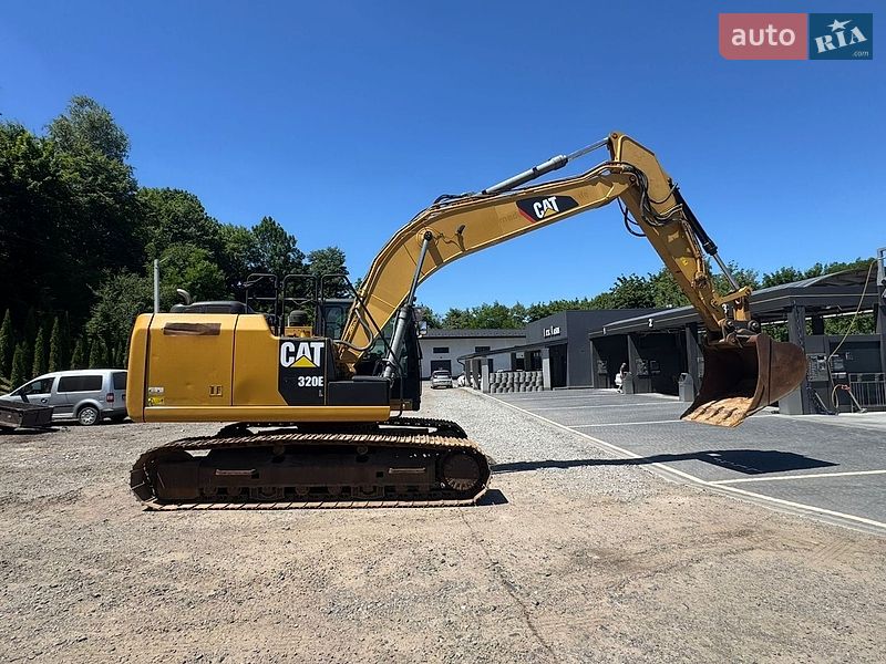 Гусеничный экскаватор Caterpillar 320 2014 в Львове