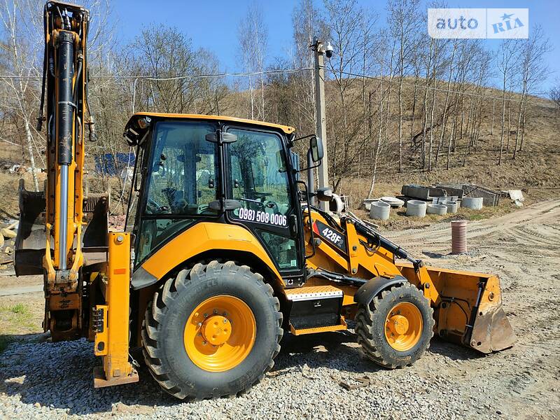Екскаватор навантажувач Caterpillar 428F2