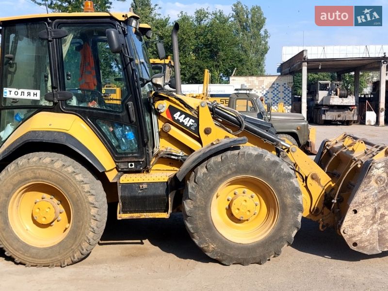 Caterpillar 444
